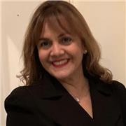 Laureata in Amministrazione, madrelingua Spagnola